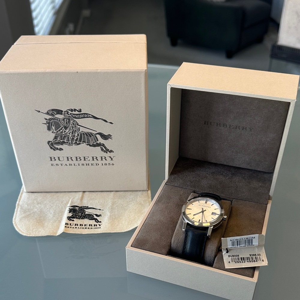 Burberry Black and Silver Timepiece - Picture 3 of 6